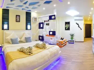 Royal Penguin Boutique & Kathmandu