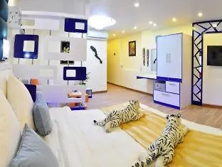 Royal Penguin Boutique & Hotel