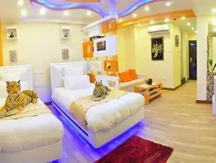 Royal Penguin Boutique & 4*