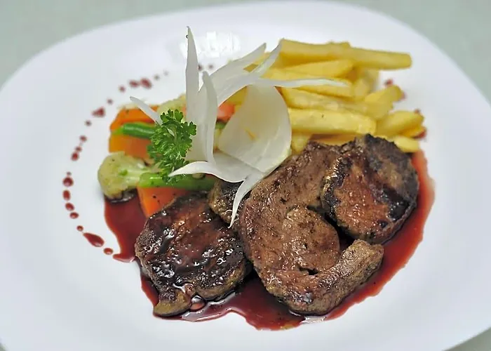 Royal Penguin Boutique & 4*