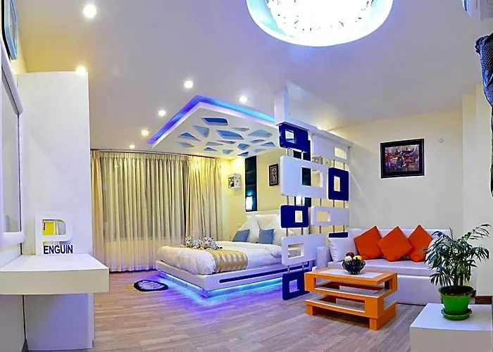 Royal Penguin Boutique & 4*
